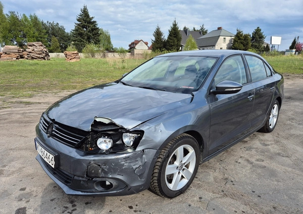 Volkswagen Jetta cena 11900 przebieg: 191232, rok produkcji 2013 z Czersk małe 46